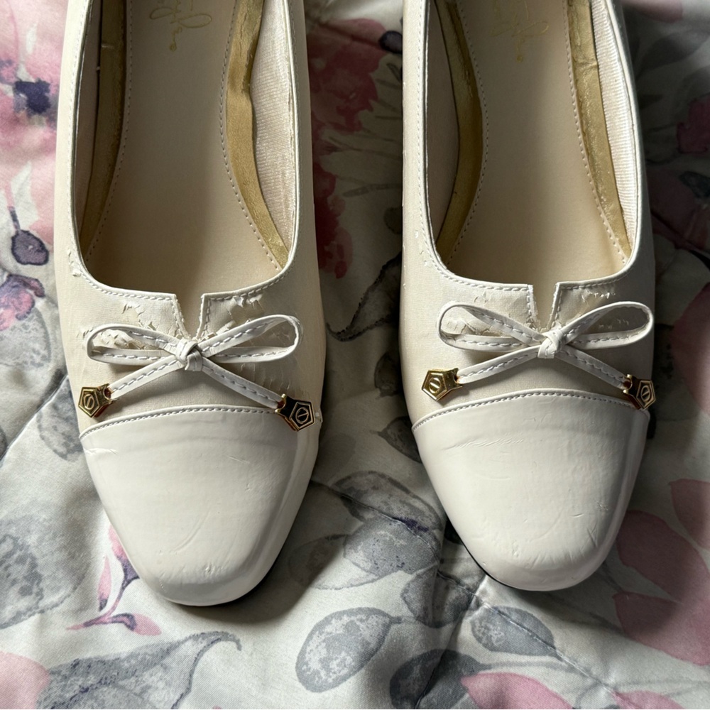 NWOT Soft Styles Heeled Flats - Picture 3 of 5